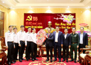 Cac lu doan tau ngam tham chuc tet Da Nang 2026
