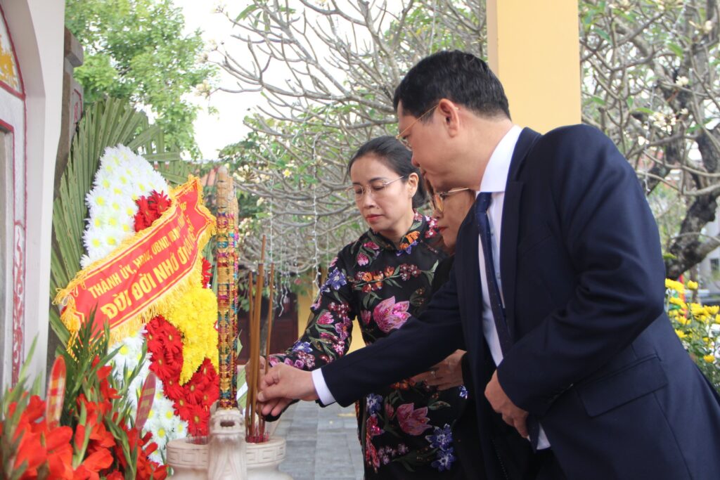 Dang huong anh hung liet si tet 2026 2