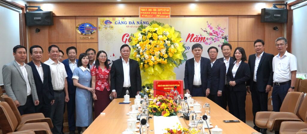 Dong vien cac doanh nghiep ngay dau nam moi 2026 5