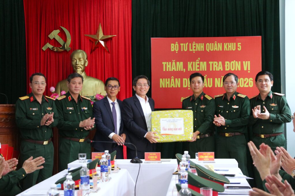 Dong vien cong ty ra quan dau nam 11