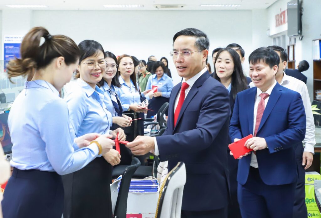 Gap mat Trung tam phuc vu hanh chinh cong thanh pho 2026