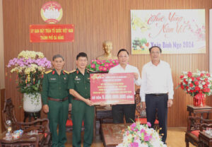 HCM ho tro Da Nang an sinh Tet