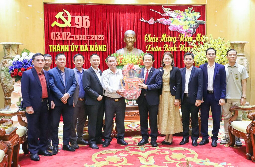 Hoi dong huong Thanh Hoa chuc Tet 2026