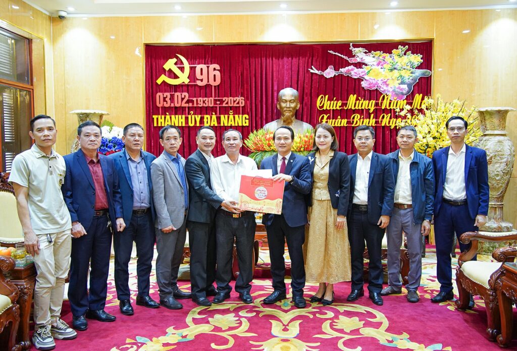 Hoi dong huong Thanh Hoa chuc Tet 2026 1
