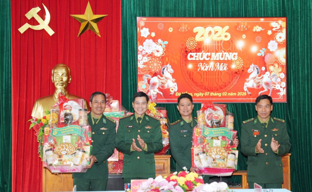 Kiem tra bau cu Tay Giang thang 2 5
