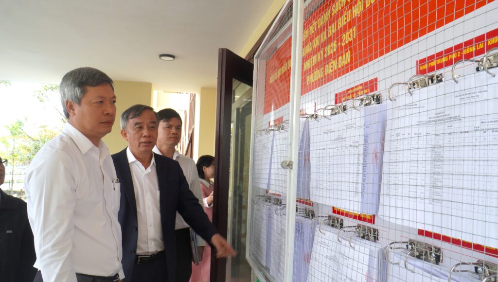 Kiem tra cong tac bau cu tai phuong Dien Ban