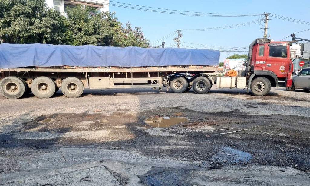 Nut giao DT607 tam ngung thi cong