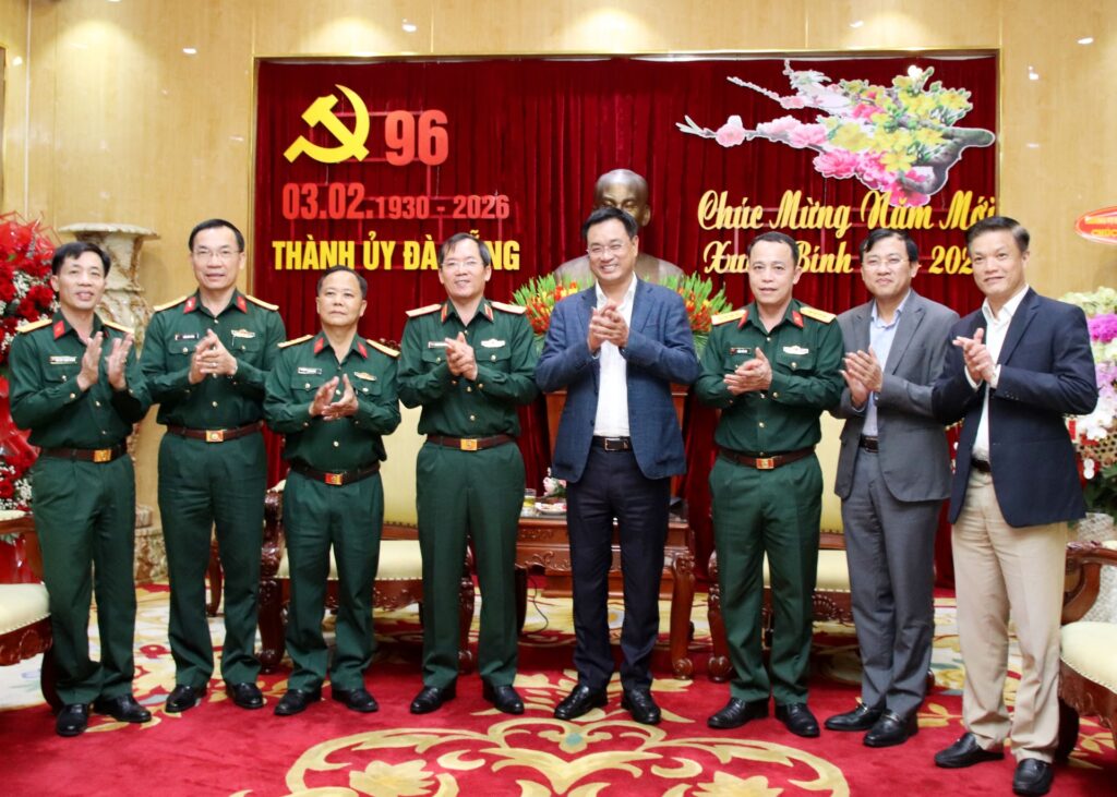 Quan khu 5 chuc Tet Thanh uy 2026