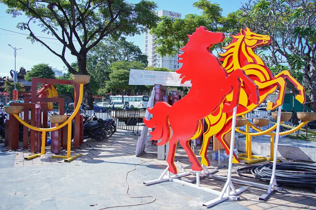 TRANG TRI HOA TET 2