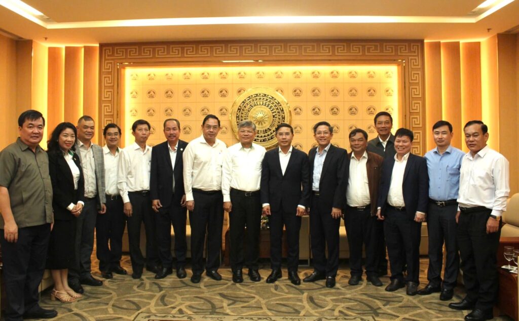 Tap doan cao su VN chuc tet Da Nang 2026