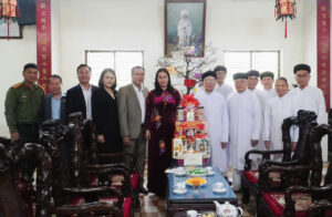 Tham cac to chuc ton giao nhan dip tet 2026
