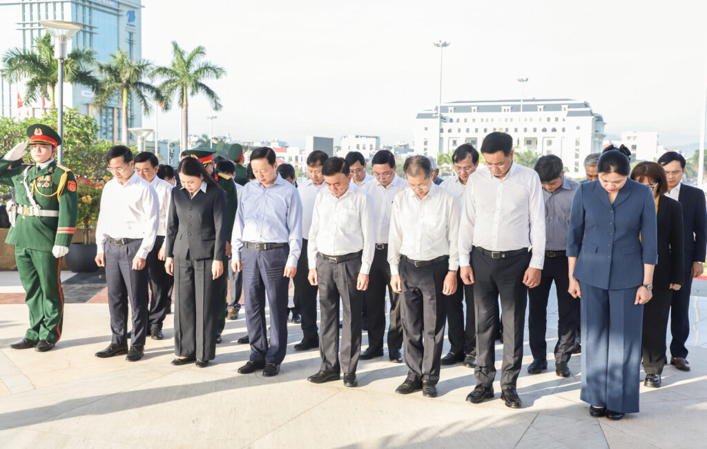 Thuong truc Ban Bi thu dang huong thang 2 26