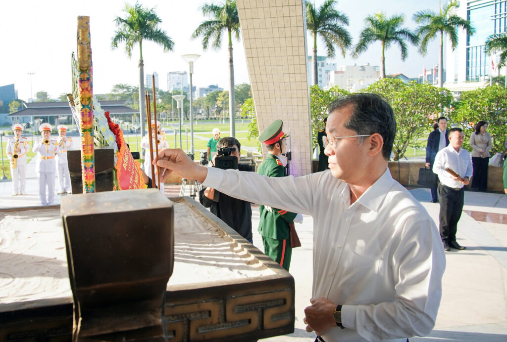 Thuong truc Ban Bi thu dang huong thang 2 26 2