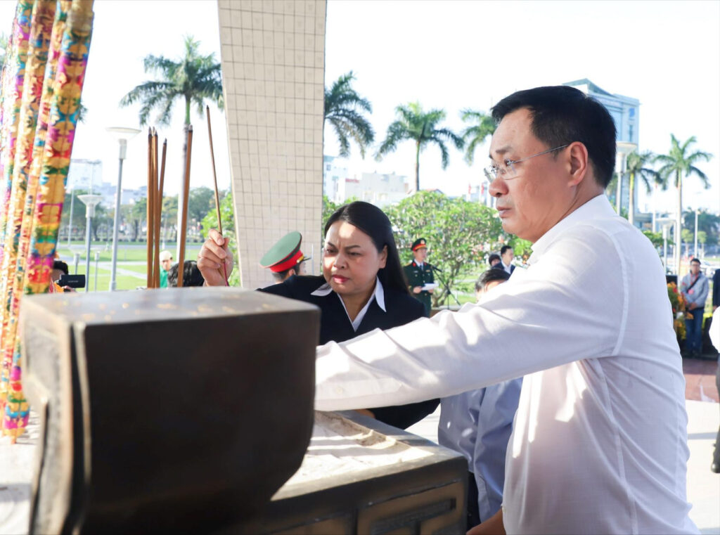 Thuong truc Ban Bi thu dang huong thang 2 26 3