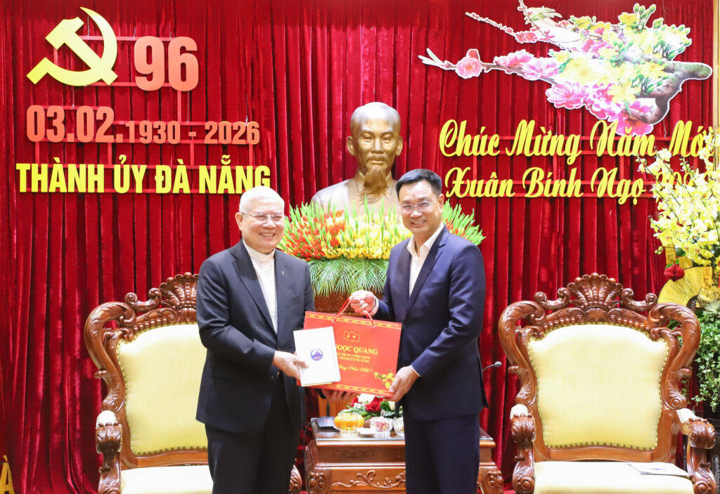 Toa giam muc giao phan Da Nang chuc Tet 2026 1