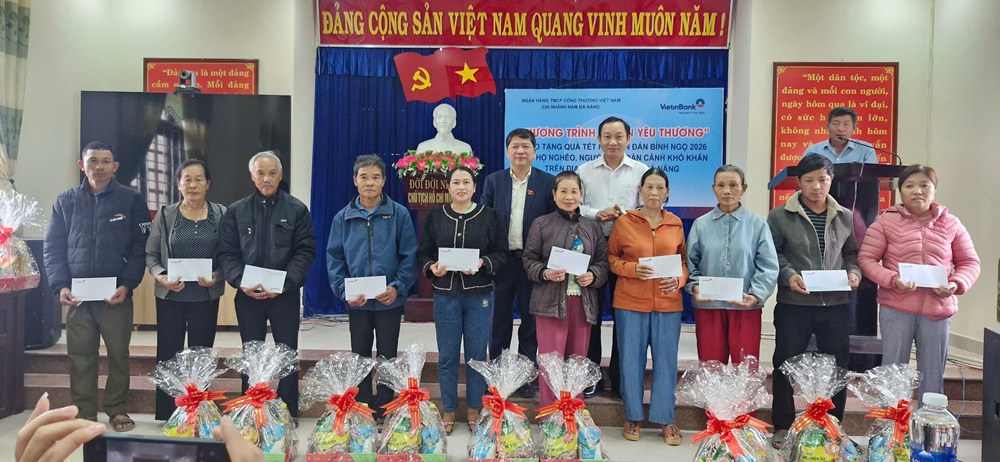 Trao qua Tet xa Nong Son 2026