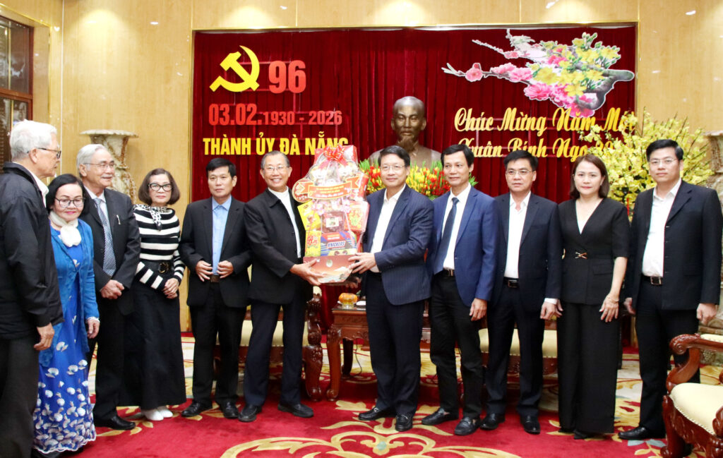 Uy ban doan ket cong giao chuc tet 2026