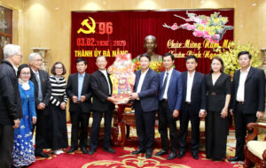 Uy ban doan ket cong giao chuc tet 2026