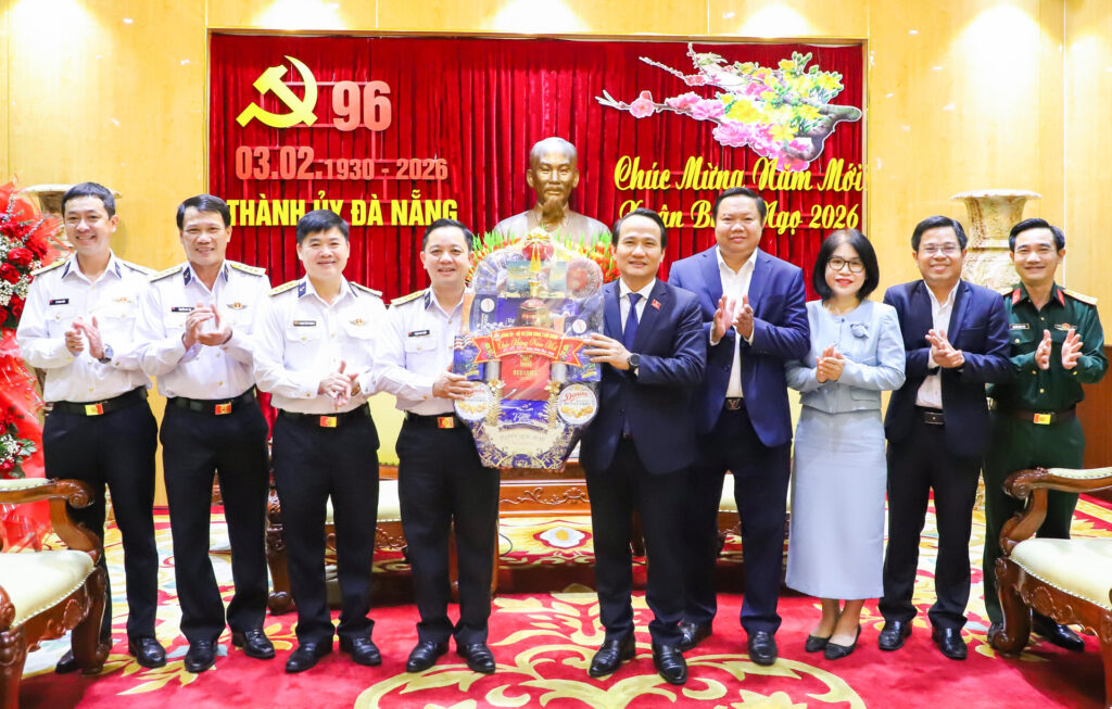 Vung 3 Hai quan chuc Tet thanh pho 2026