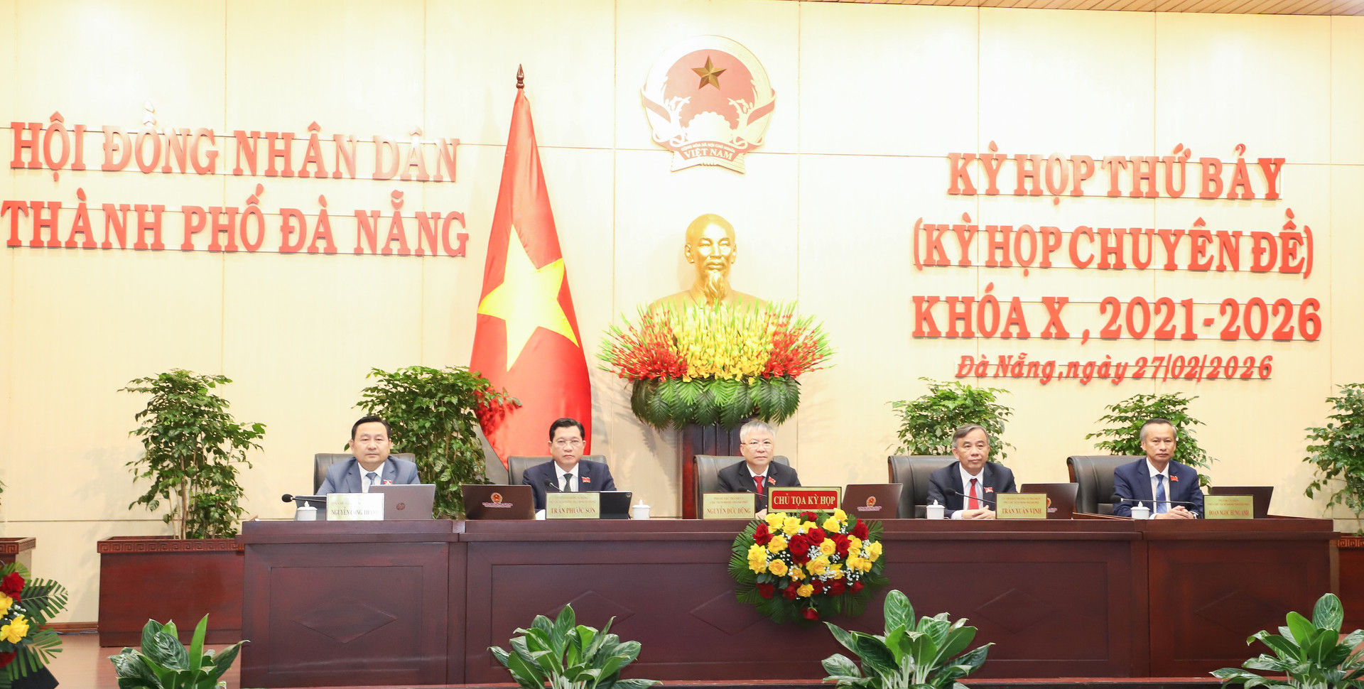 hoi dong