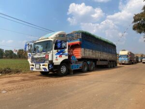 un-tac-xe-hang-o-cua-khau-tay-ninhanh-ln-17700478901402099677422-17701394276561967659164