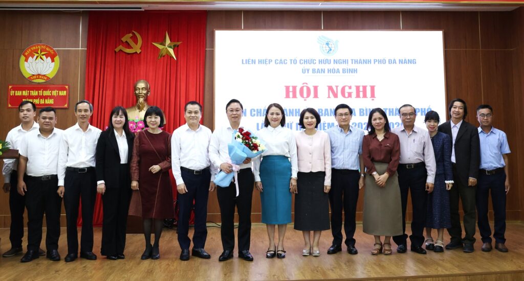 BCH uy ban hoa binh thanh pho 1