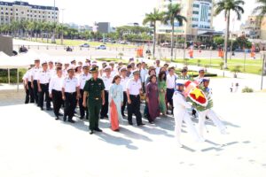 Ban Tuyen giao dang huong anh hung liet si_1