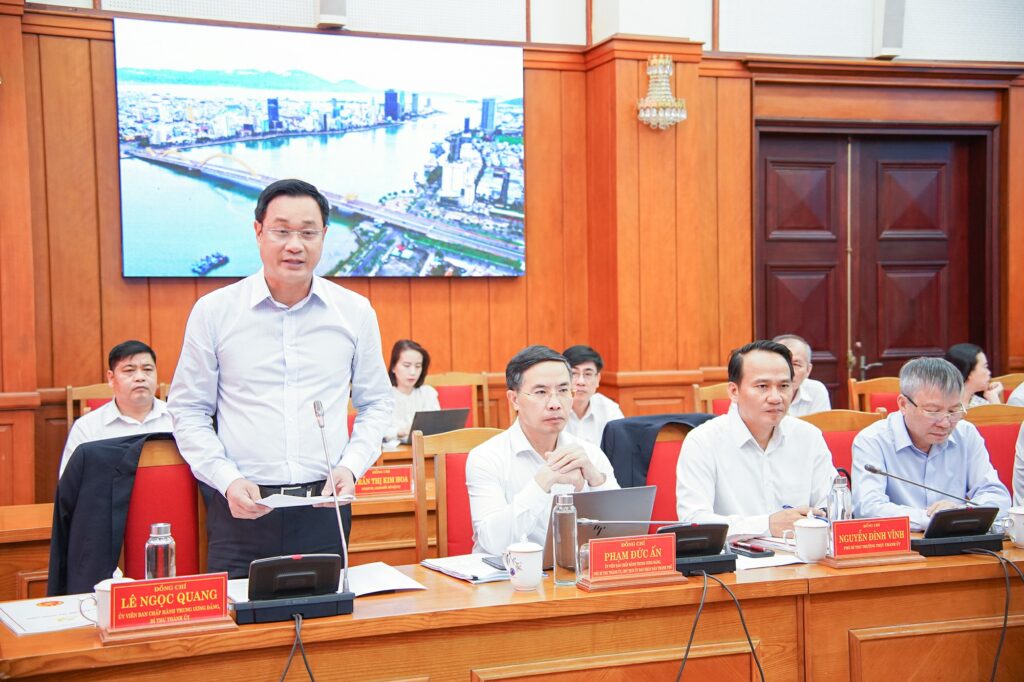 Cong bo quyet dinh kiem tra giam sat cua Ban Bi thu Bo Chinh tri voi Da Nang 3