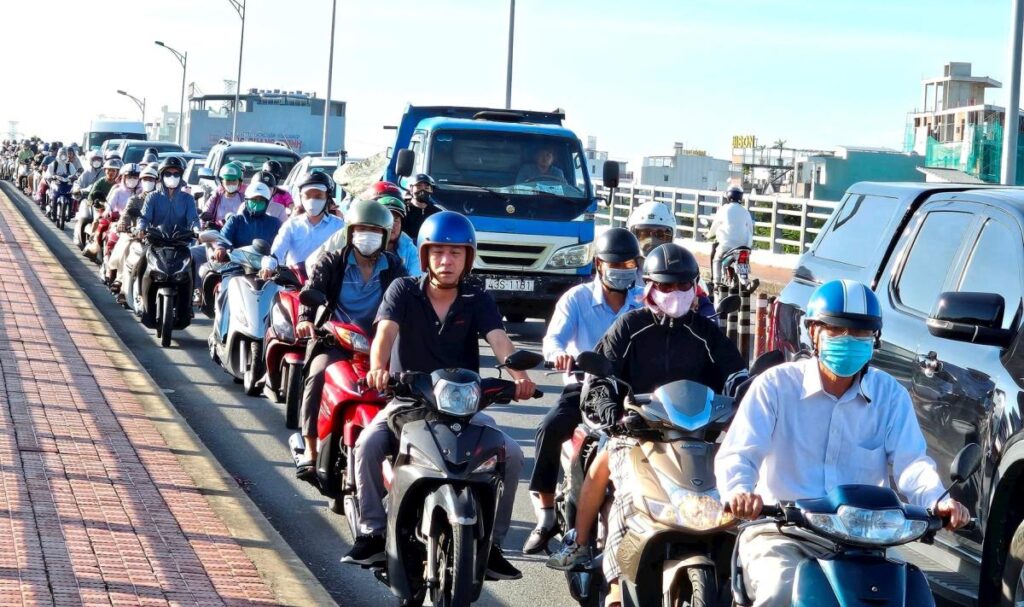 Cum du an 2 ben bac Hoa Xuan 1