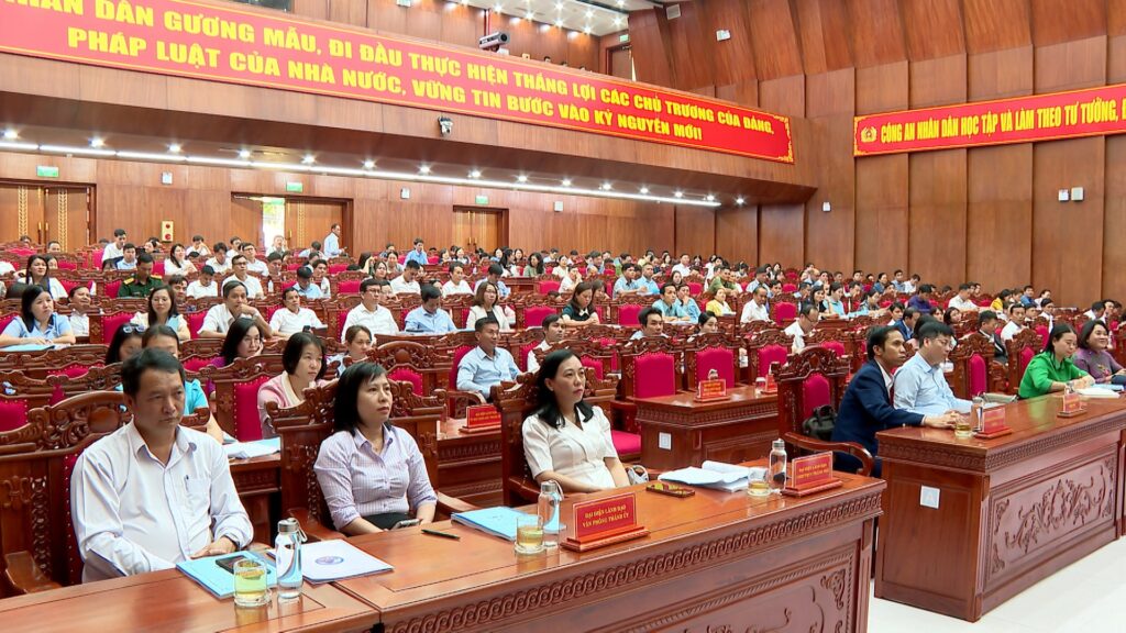 Cuoc thi chinh luan ve nen tang tu tuong Dang 1