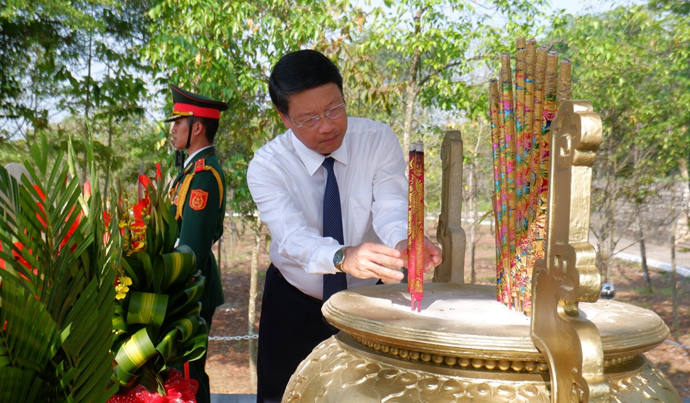 Dang huong Hoa Tien Cam Le 1