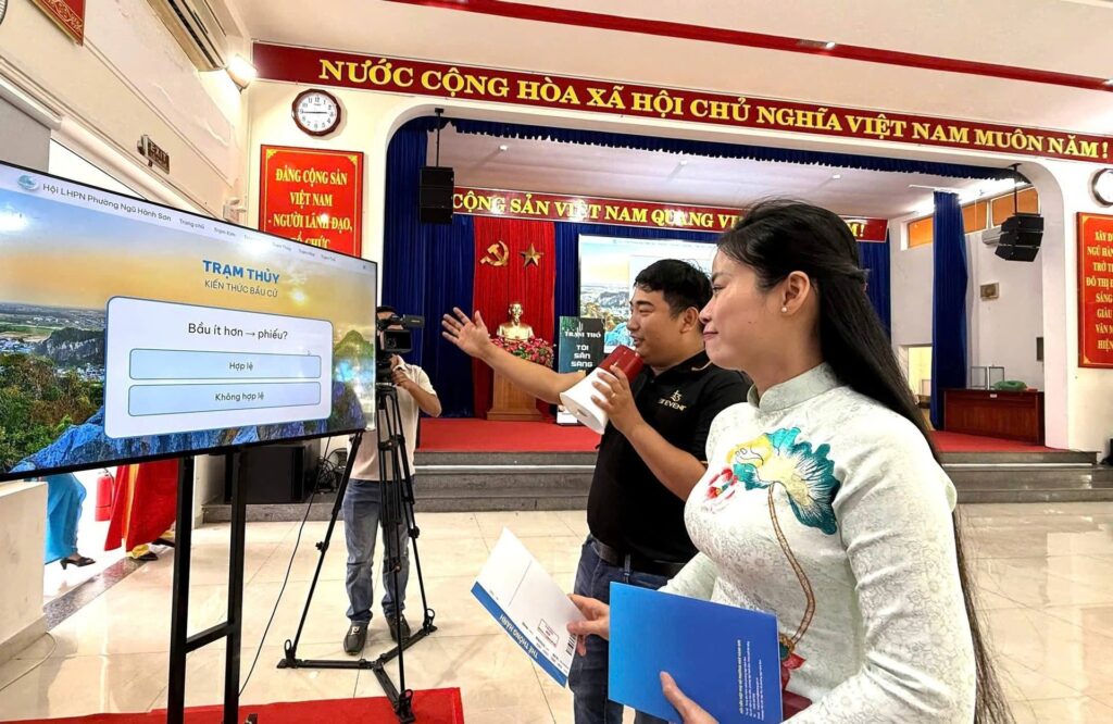 Dua thong tin den nguoi dan 4