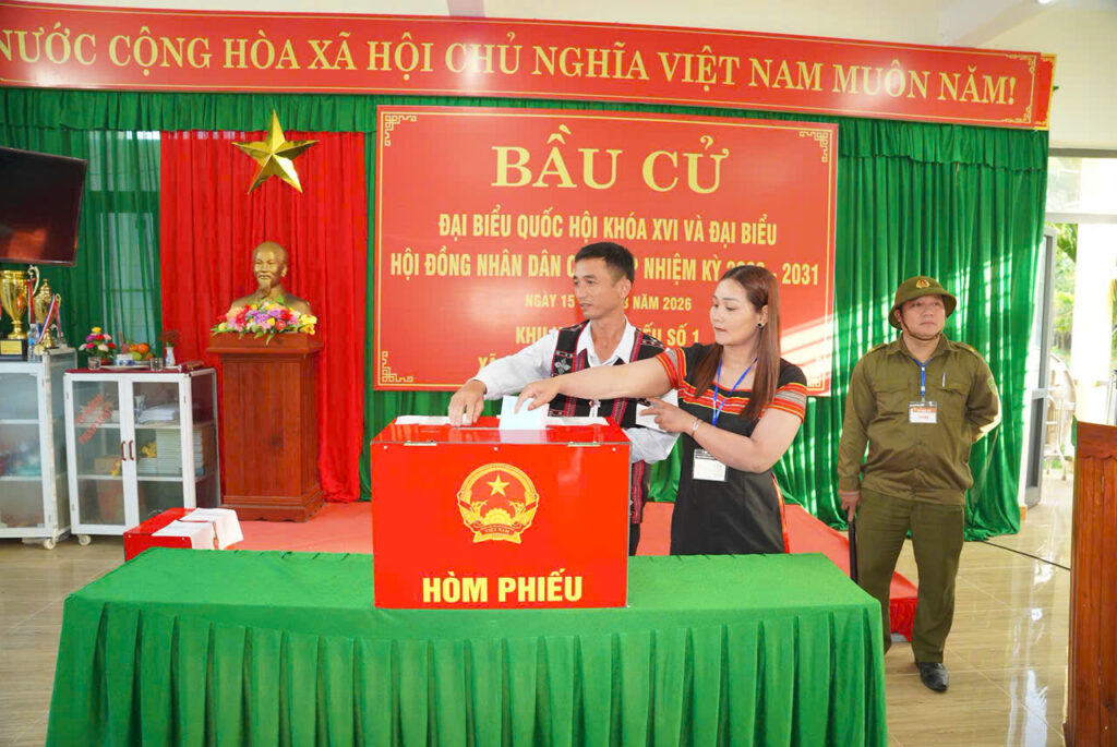 Hoi nghi giao ban cong tac xay dung Dang cum phia Nam thanh pho 1