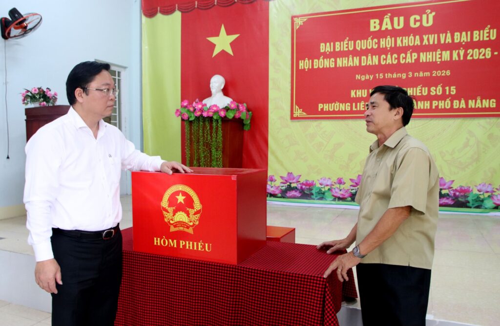 Kiem tra bau cu phuong Hoa Khanh