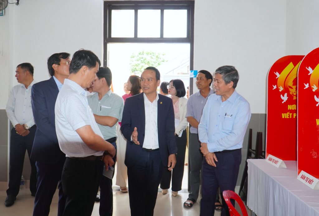 Kiem tra bau cu xa Dien Ban Dong