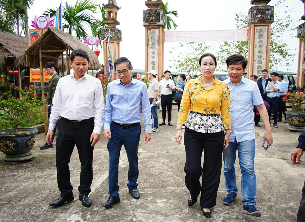 Kiem tra duong thuy dia ban Hoa Vang 1