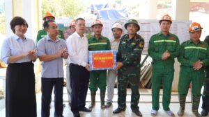 Kiem tra truong noi tru lien cap mien nui_1
