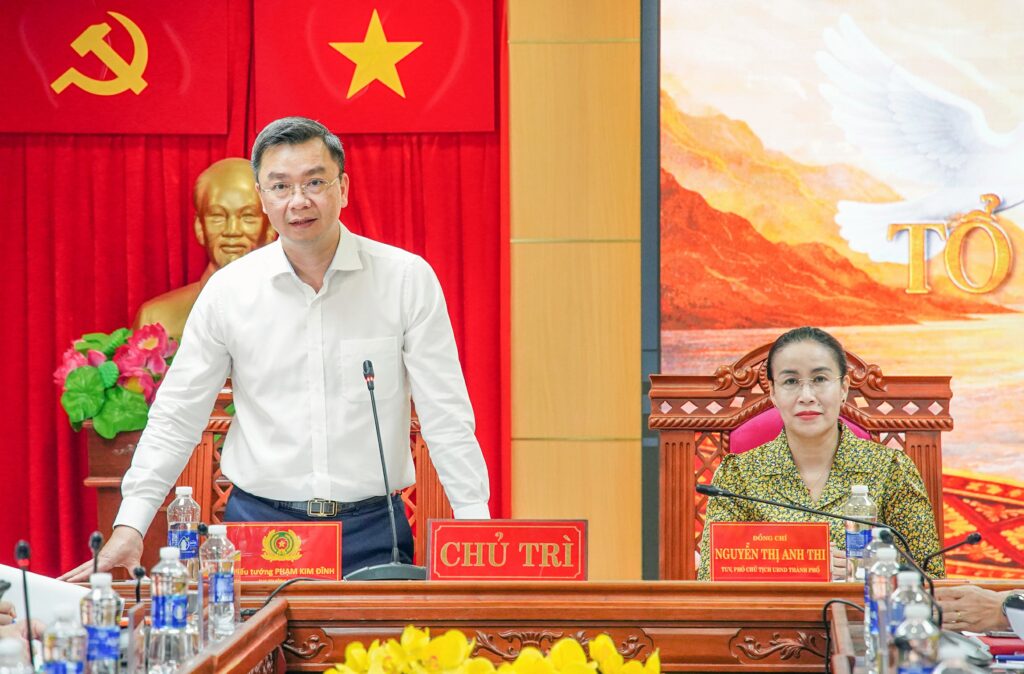 LAM VIEC 1