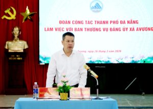 Lam viec voi A Vuong