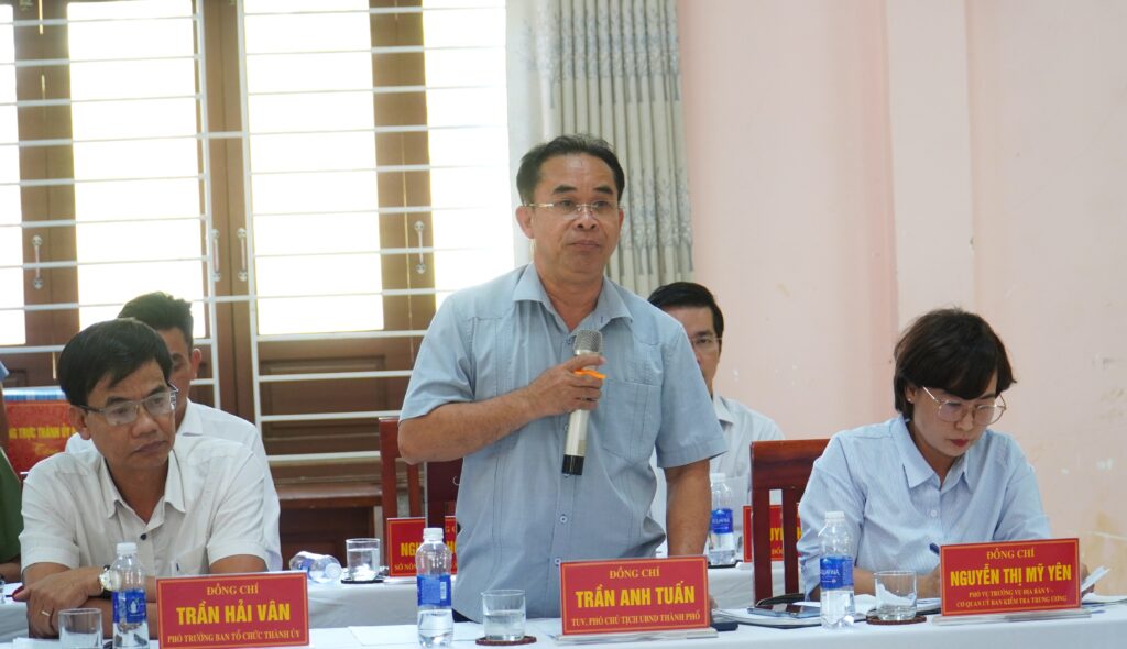 Lam viec voi Hung Son 1