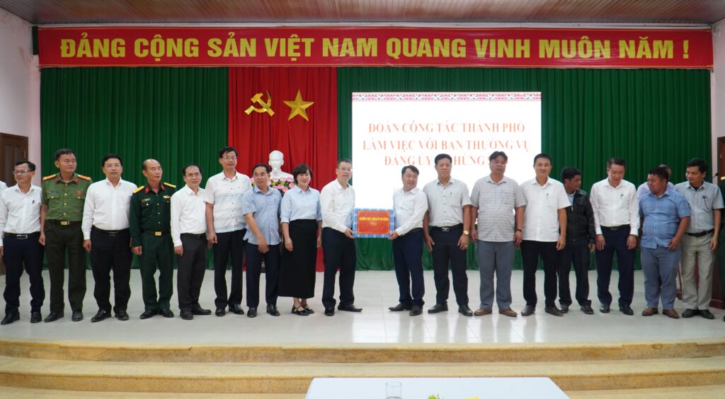 Lam viec voi Hung Son 2