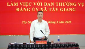 Lam viec voi Tay Giang