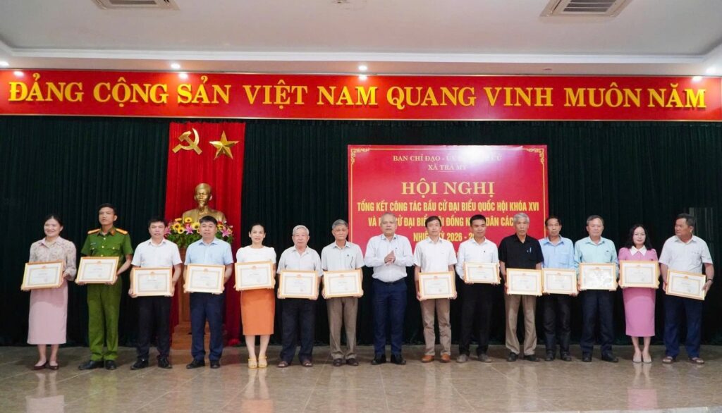 NHS Tra My tong ket bau cu