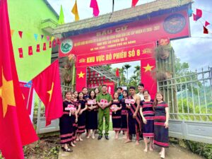 Nam Tra My san sang bau cu_2