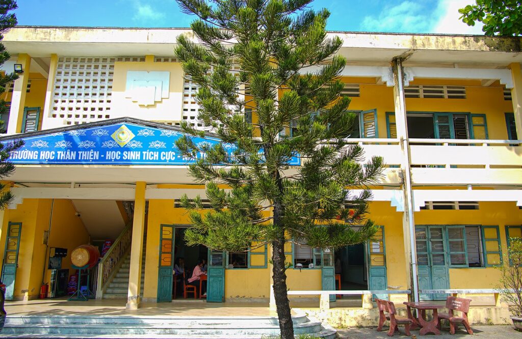 Nang cap Trung tam giao duc thuong xuyen so 3 1