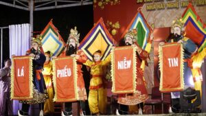Nghe thuat tuong va bau cu