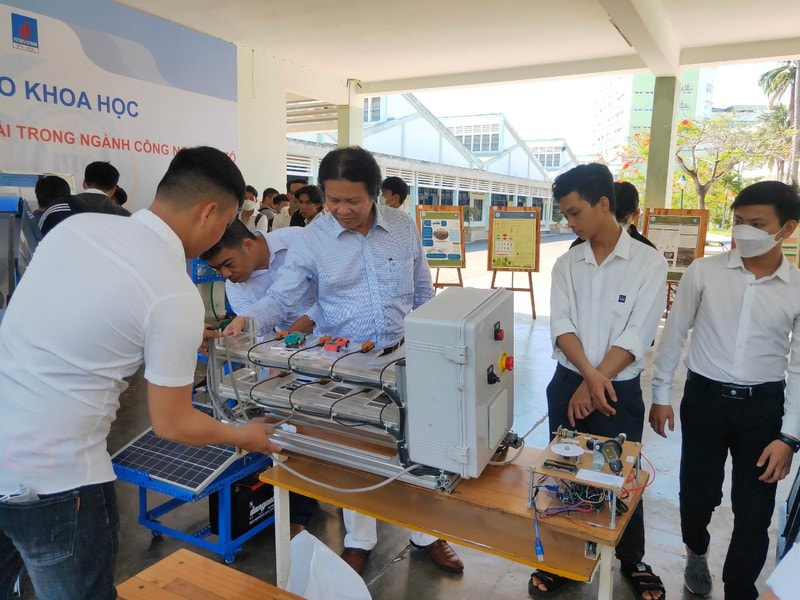 Nha nuoc Nha truong Doanh nghiep 1