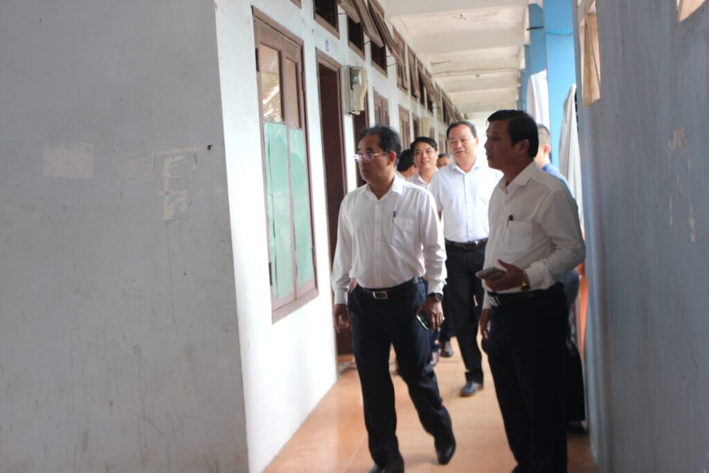 Phan bo 10 ty tu sua khoi hanh chinh truong dai hoc Quang Nam 1