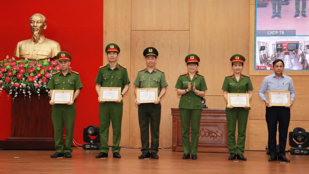 Tai hoa nhap cong dong 1