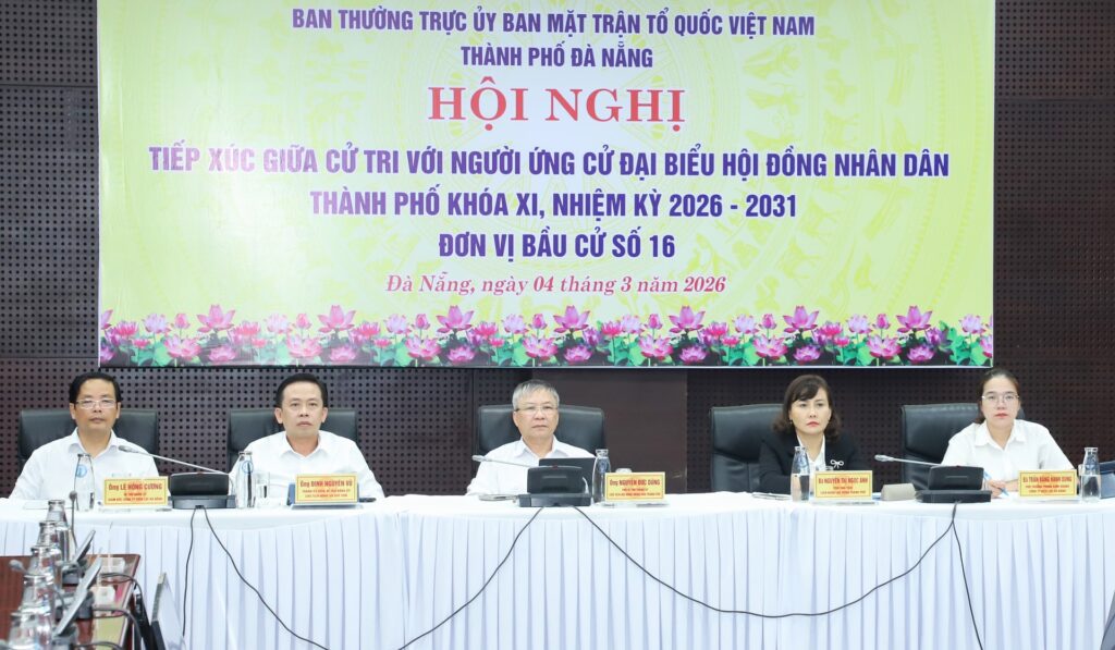 Tiep xuc DBHDND don vi so 16 cac xa Que Xuan Nong